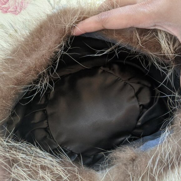 Raccoon Fur Hat - Picture 6 of 7